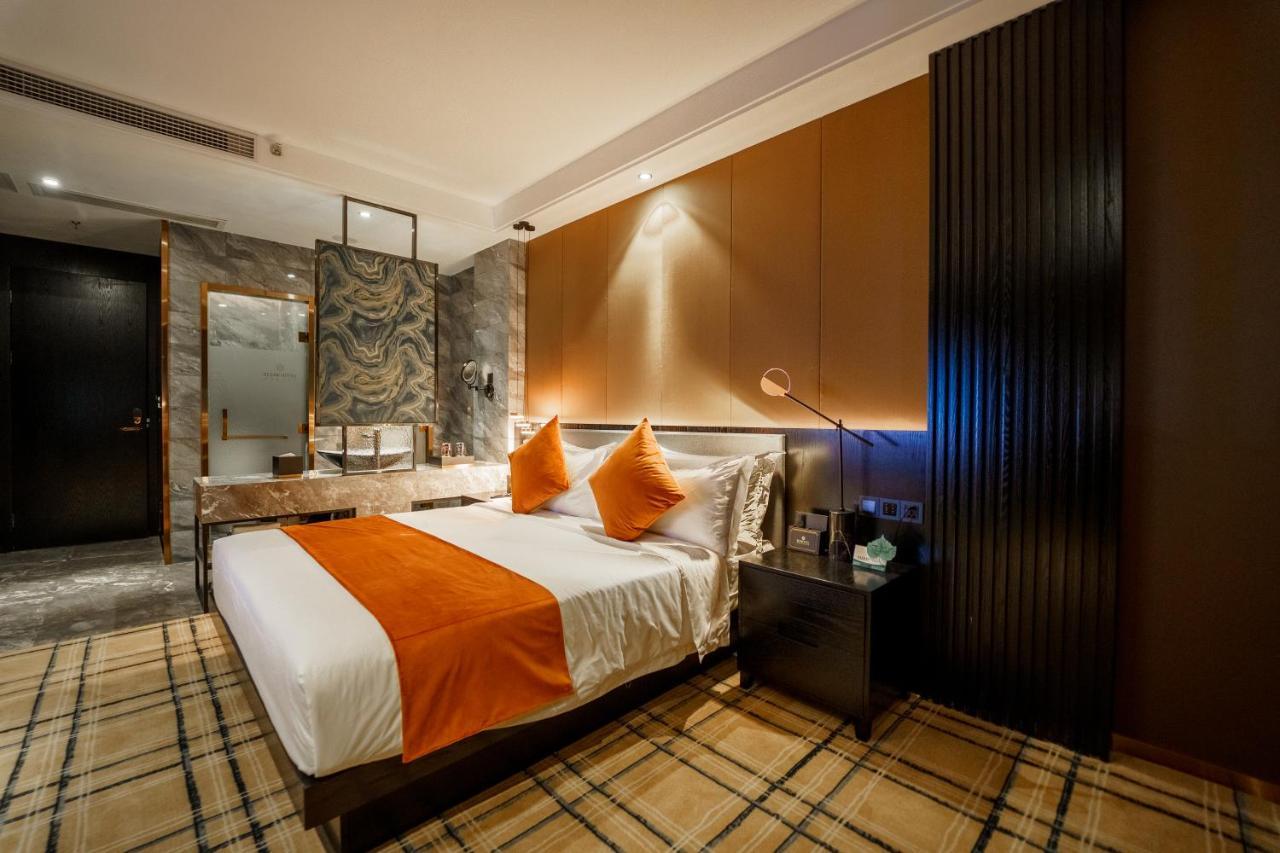 Ocean Hotel Phnom Penh Eksteriør bilde