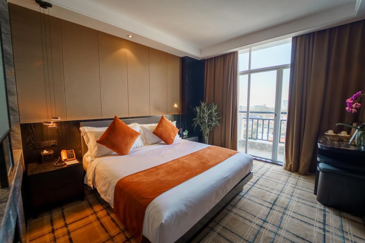 Ocean Hotel Phnom Penh Eksteriør bilde