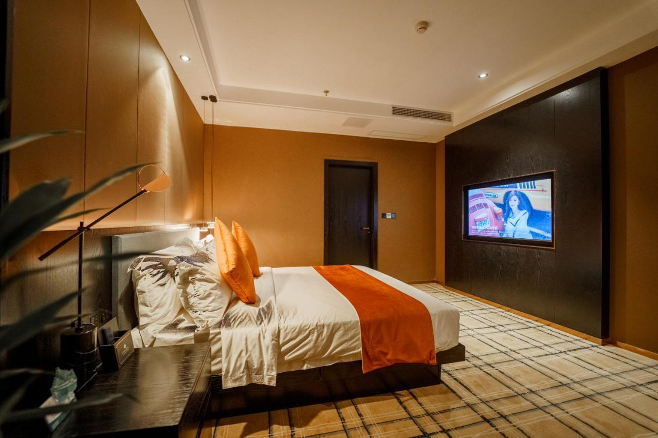 Ocean Hotel Phnom Penh Eksteriør bilde