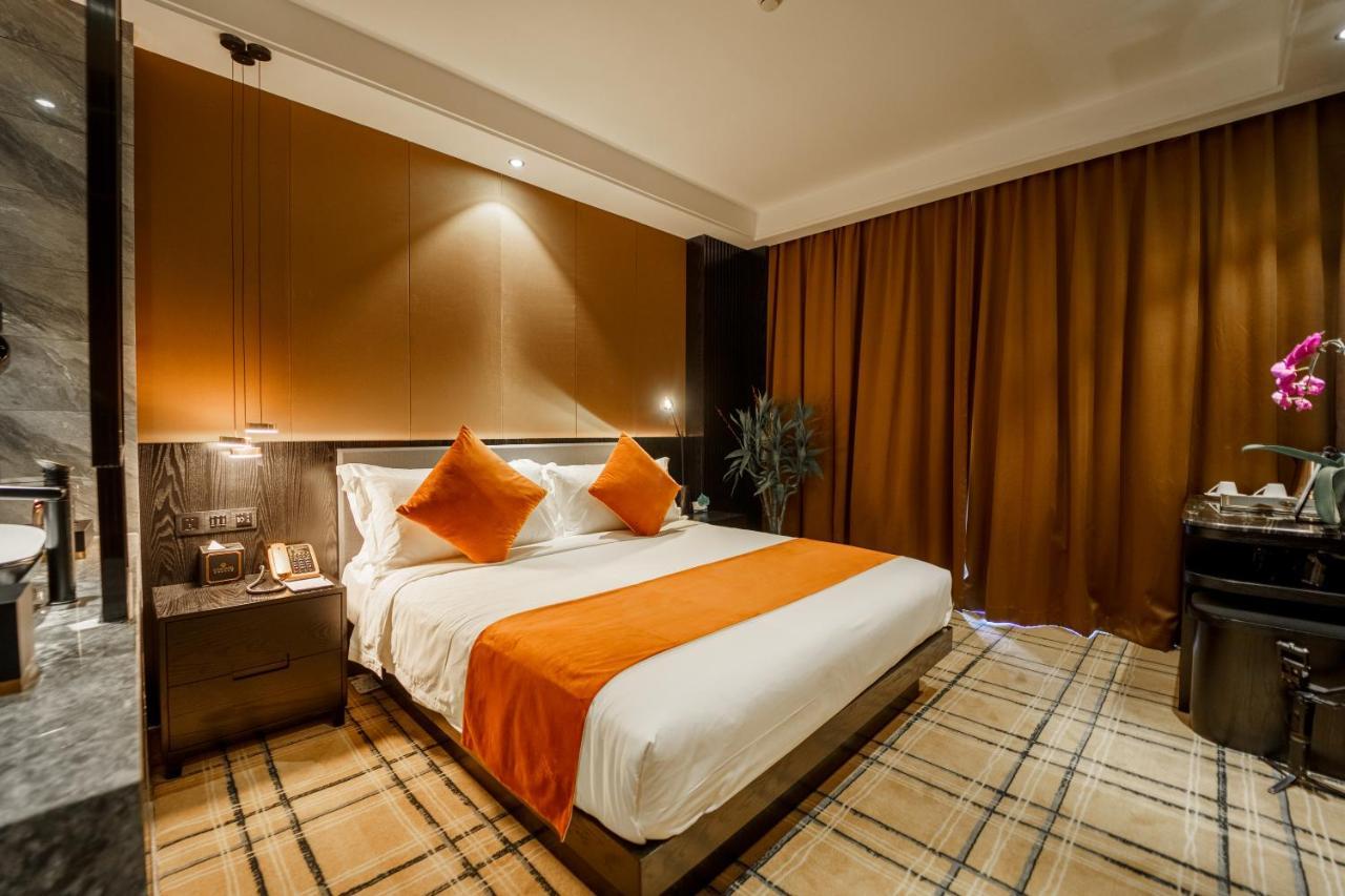 Ocean Hotel Phnom Penh Eksteriør bilde